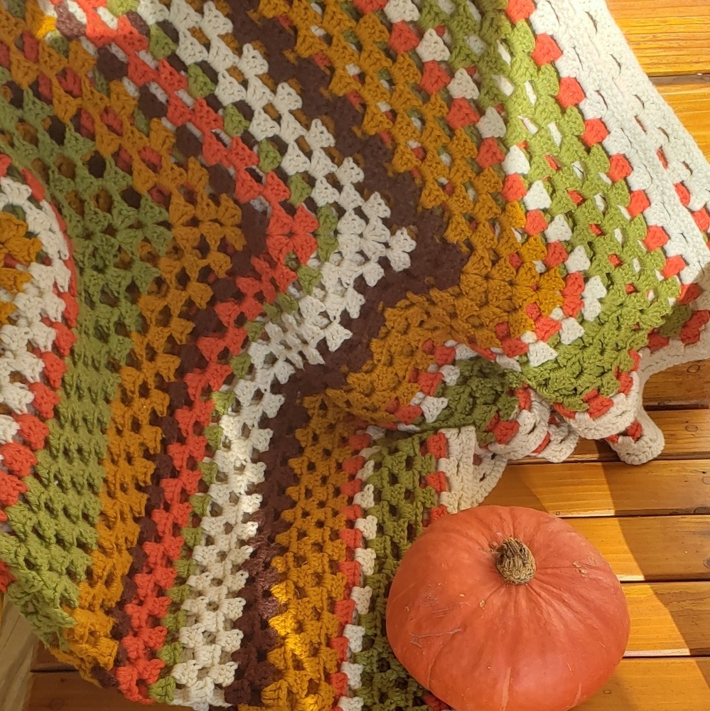 VINTAGE crochet throw